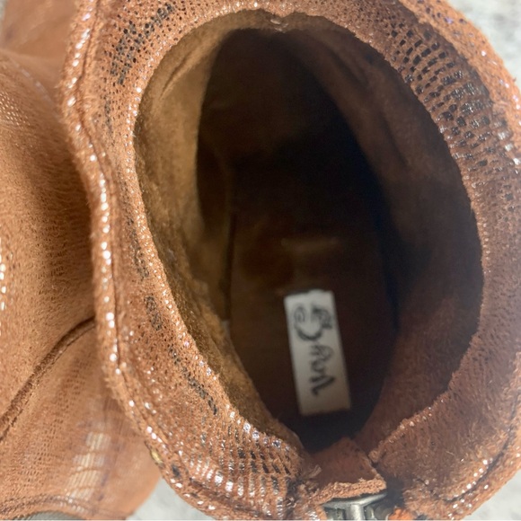 Very G Boa Booties 8.5 - Picture 6 of 10